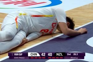 伤病退散！赵睿突破过程中撞到膝盖 痛苦倒地！