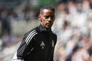 卡拉格：伊萨克1.3亿镑太贵&都能买姆巴佩了；纽卡球迷无道德优势