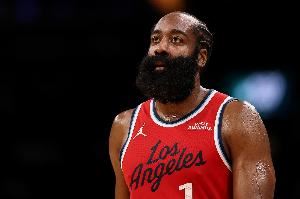  马克西：哈登开季表现让人印象深刻 他训练格外刻苦很在乎篮球